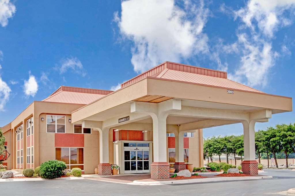 Ramada by Wyndham West Memphis — hotel in West Memphis