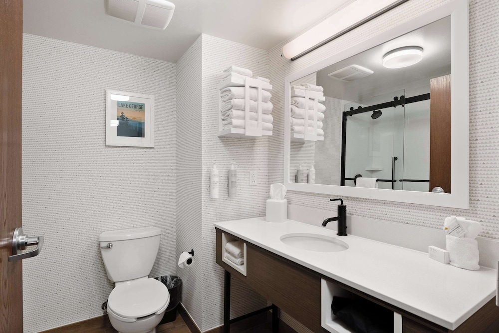 Hampton Inn & Suites Lake George - photo 57