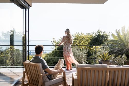 My Summer Lakeside Villa with Pool And Hot Tub — 4-Star Luxury Hotel in Bardolino, Italy