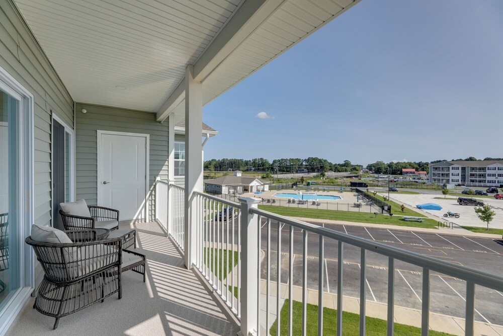 Bayfront Condo w Pool Access Near Rehoboth Beach — 4-Star Luxury Hotel in Lewes, United States