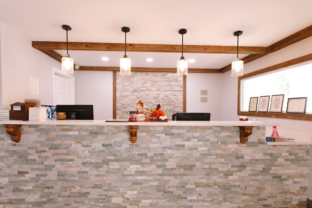 Riverbend Motel & Cabins - photo 3