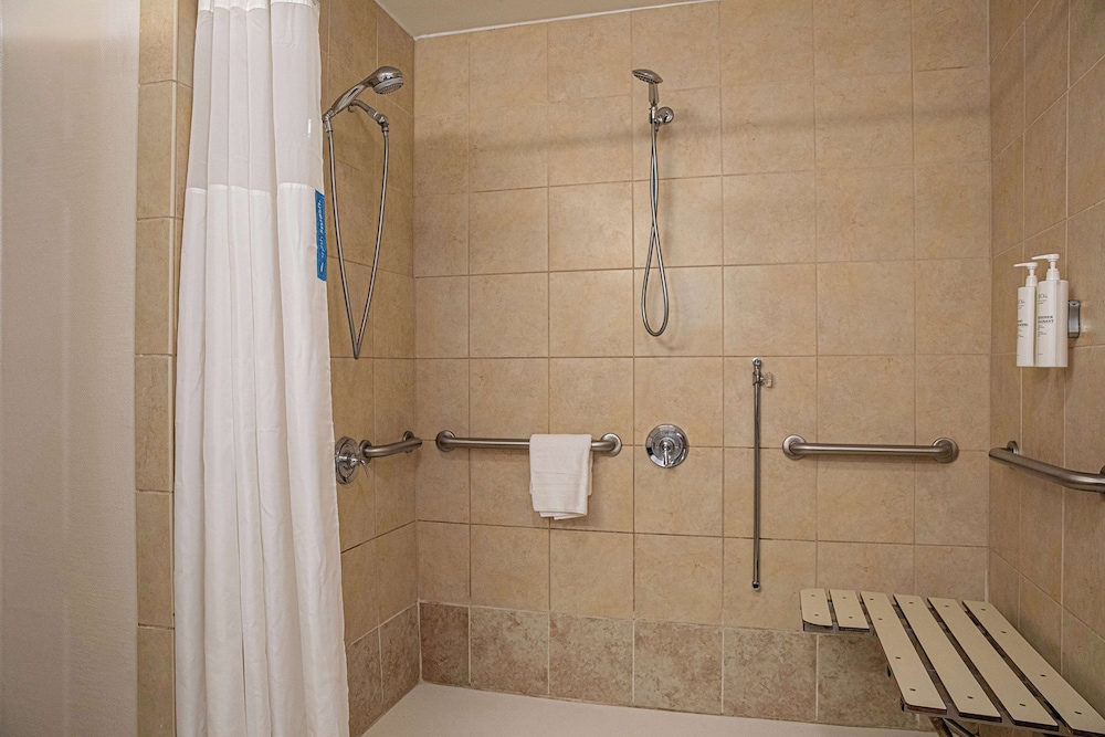 Hampton Inn Charleston Historic District - photo 20