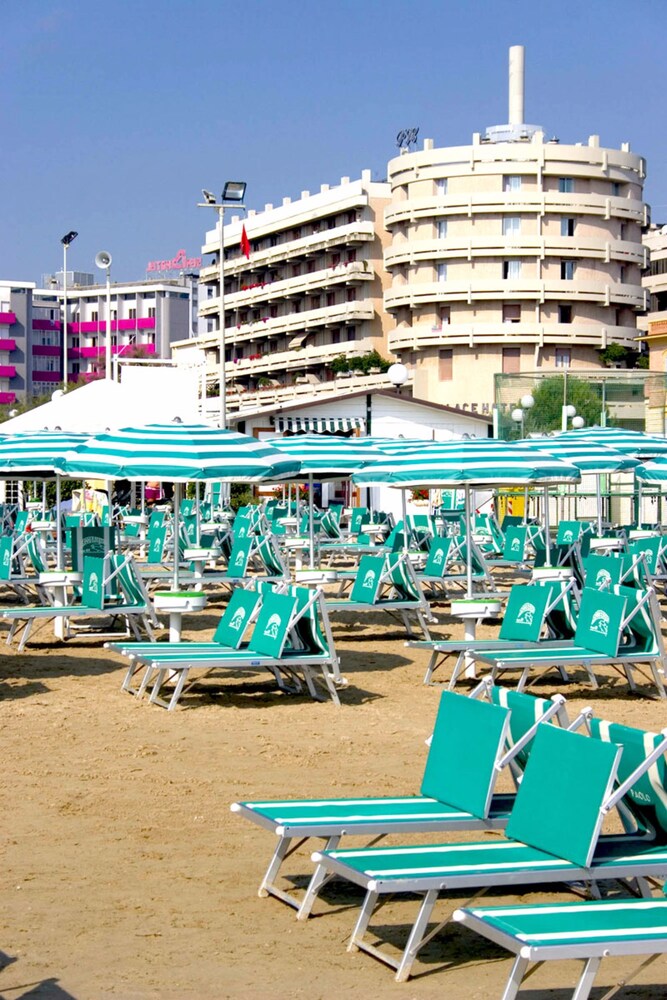 Palace — hotel in Senigallia