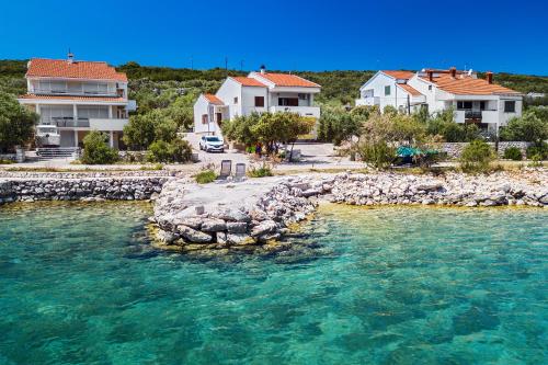Modern apartment on the Beach Mala Lamjana — 4-Star Luxury Hotel in Kali, Croatia