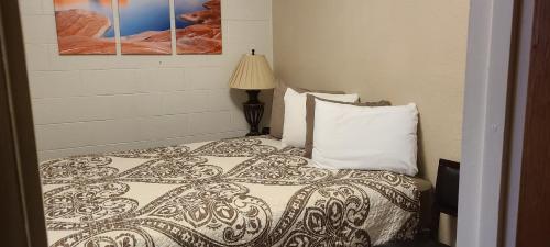 Red Rock Motel and Dam Motel - photo 106