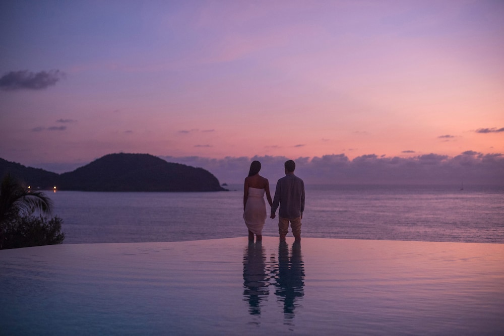 Infinity pool