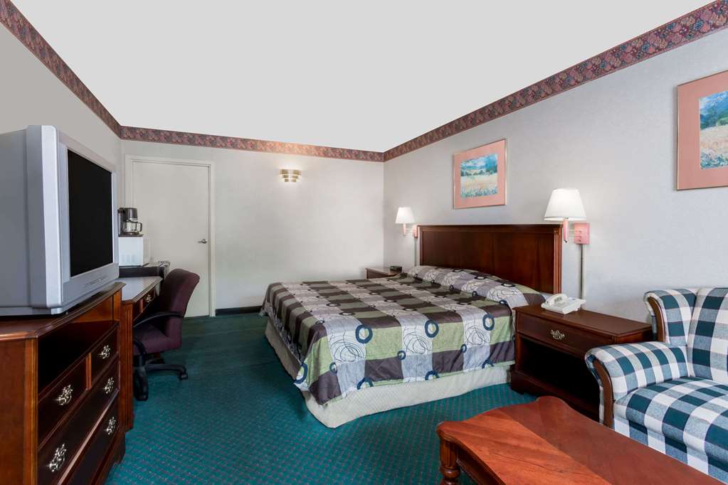 Knights Inn Ruther Glen - photo 12