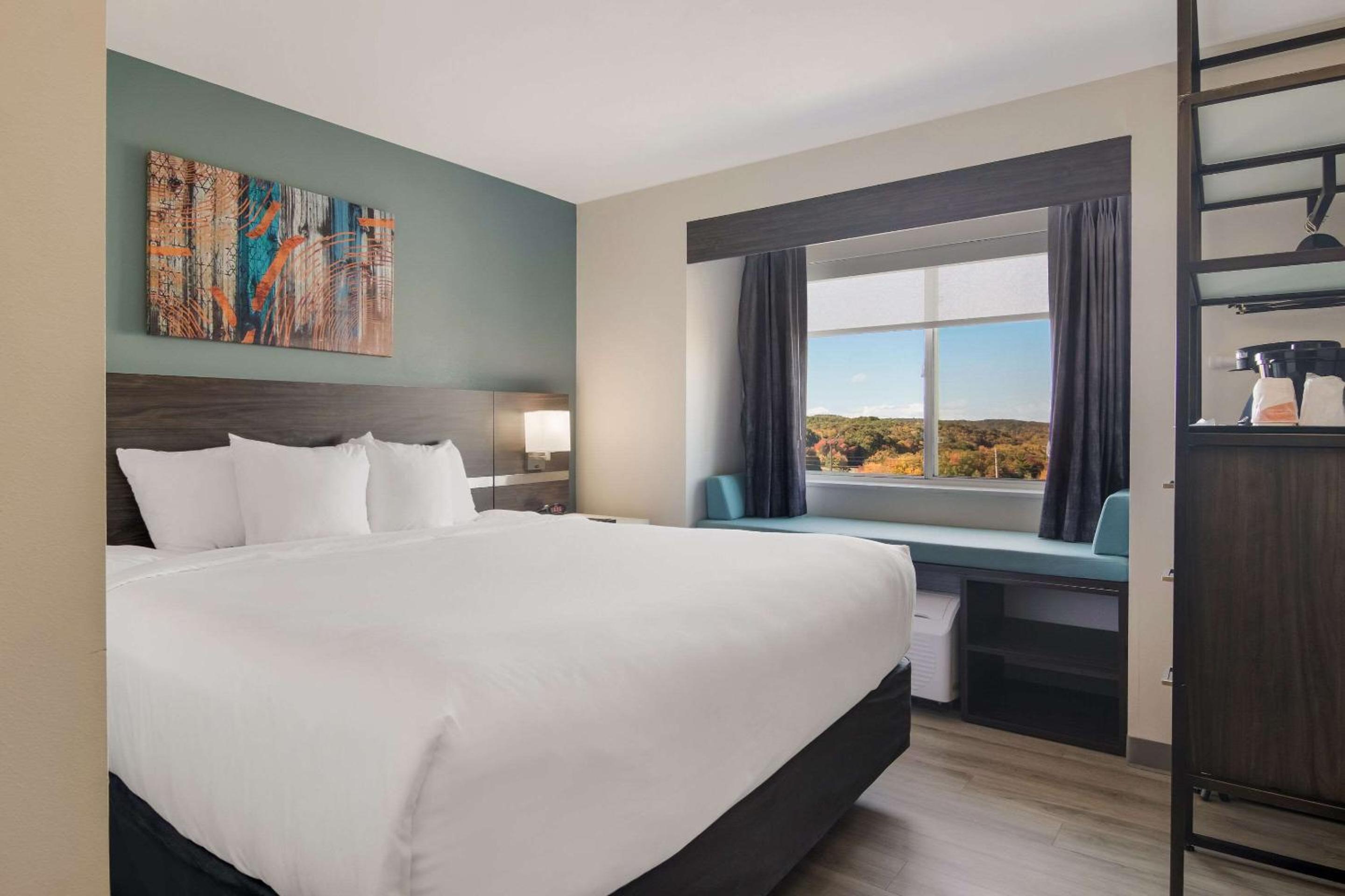 Spark by Hilton Clarion - photo 3