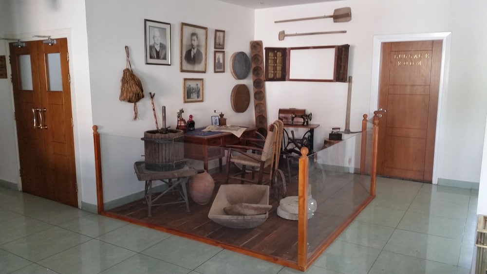 Moniatis Hotel — Limassol — photo 2
