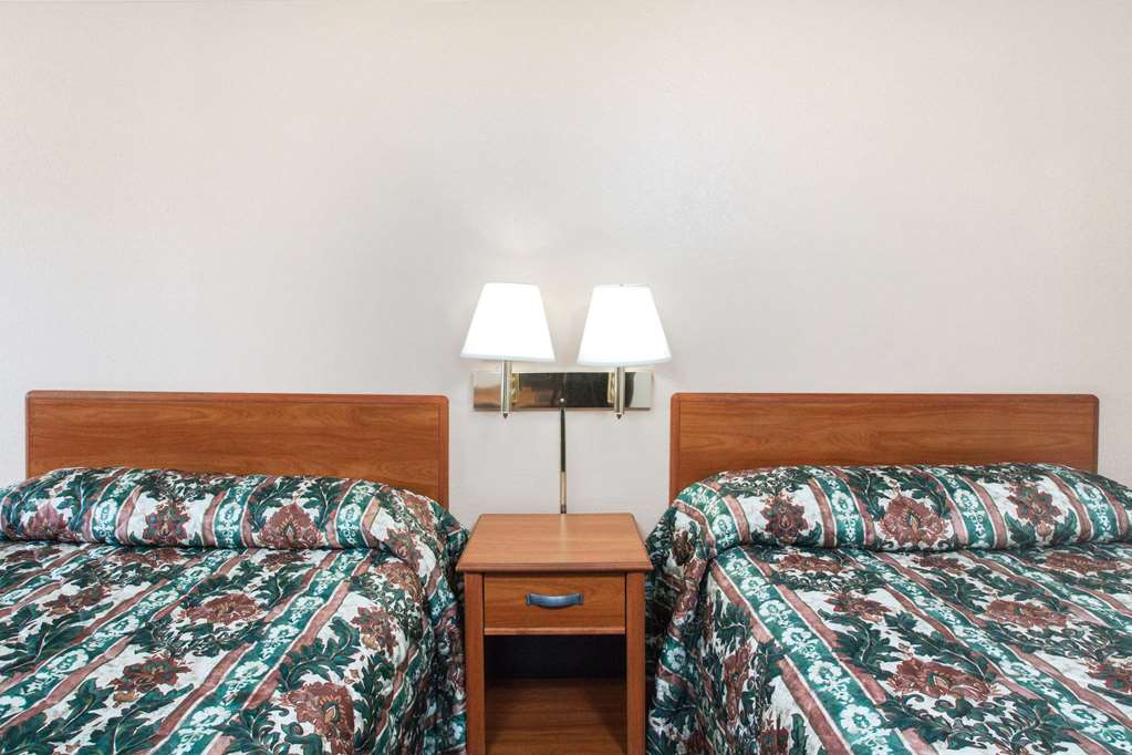 Knights Inn Pittston - photo 12