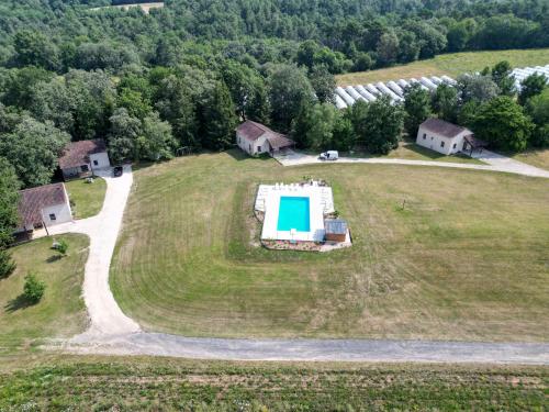 Sejour a la Campagne Dans Un Domaine de 4 Gites — hotel in Boulazac