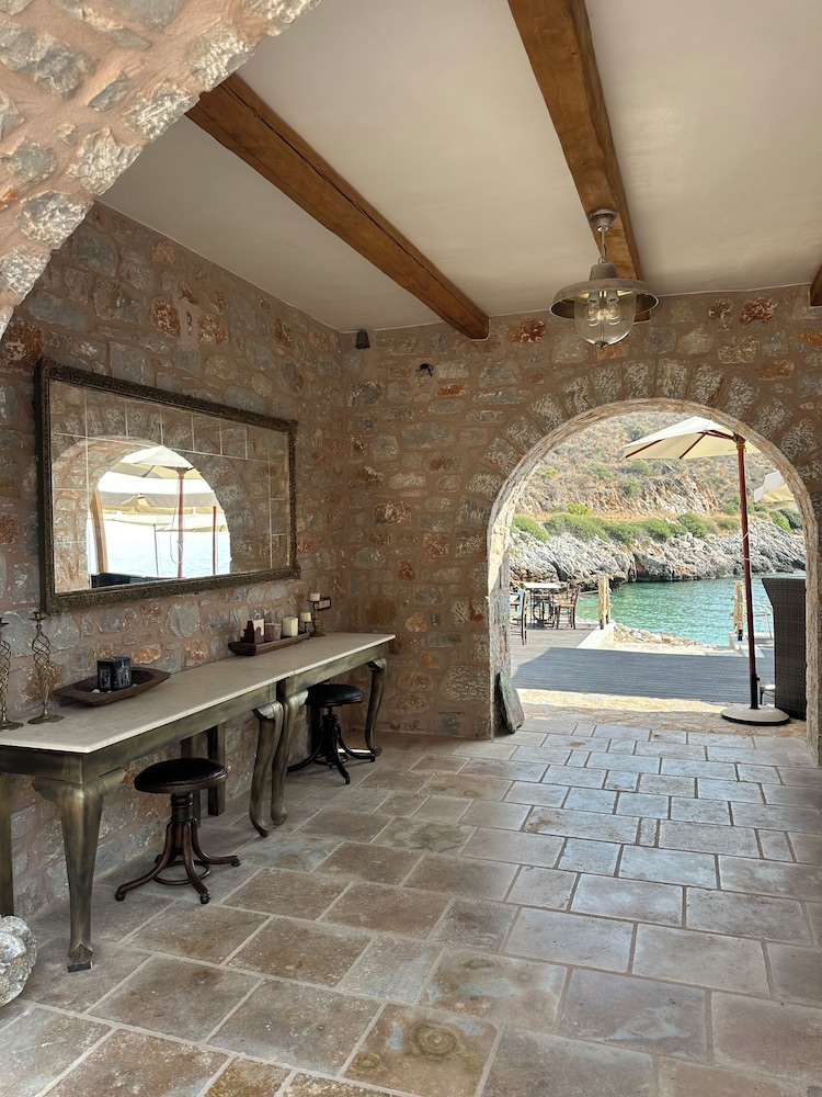 Arapis Rooms & Suites - last minute hotel in Unknown City