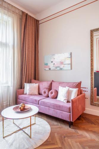 Exclusive & Stylish Central Apartment in the Heart of Budapest — 4-Star Luxury Hotel in Budapest, Hungary