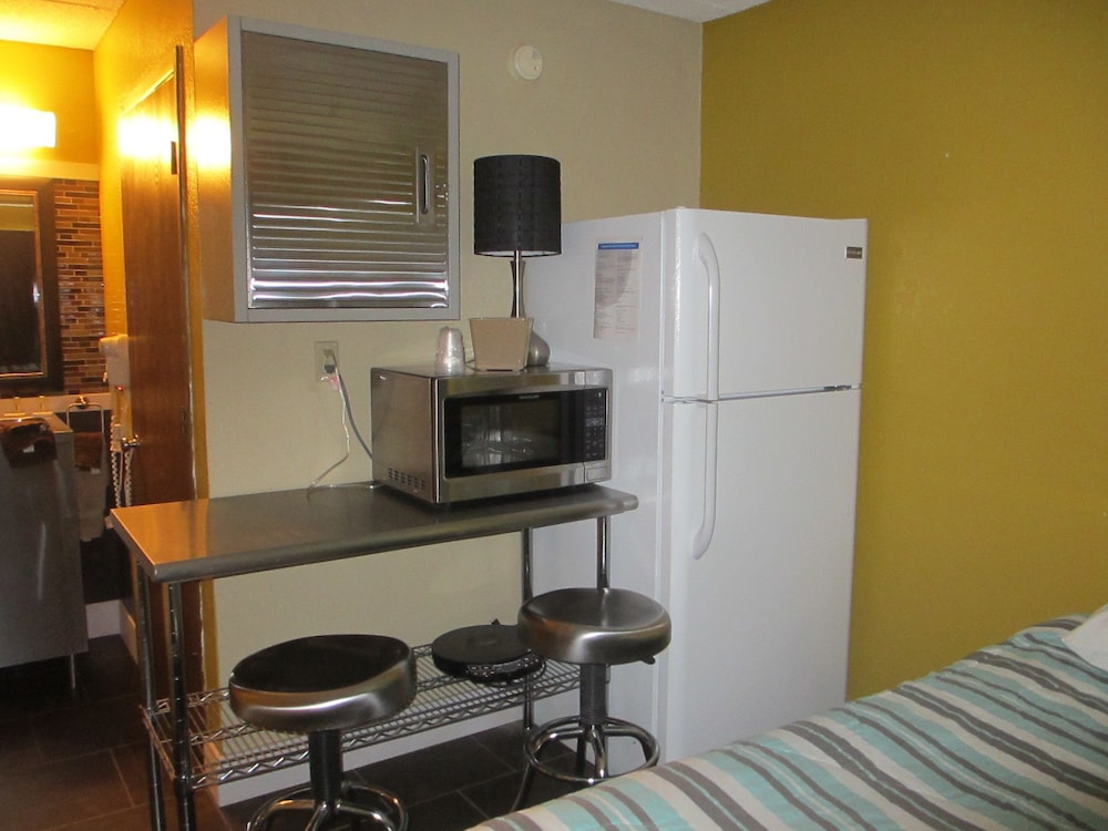 Riverside Suites - photo 17
