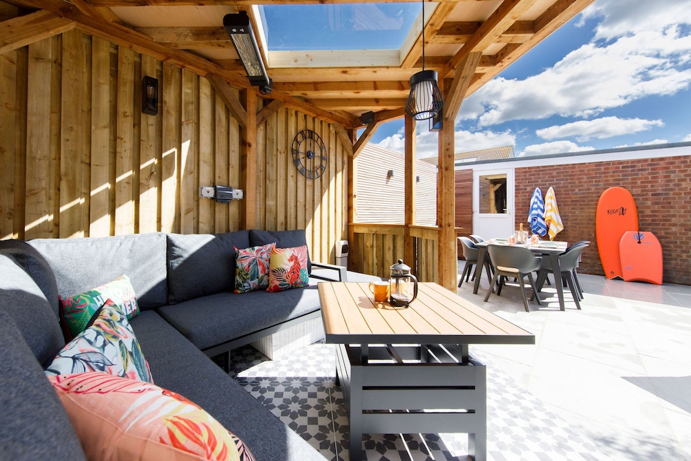 Coastal Retreat for 6 Close to Beaches in Chichester, United Kingdom