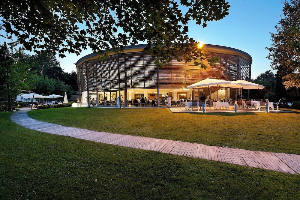 Inverigo Hotel — 4-Star Luxury Hotel in Inverigo, Italy