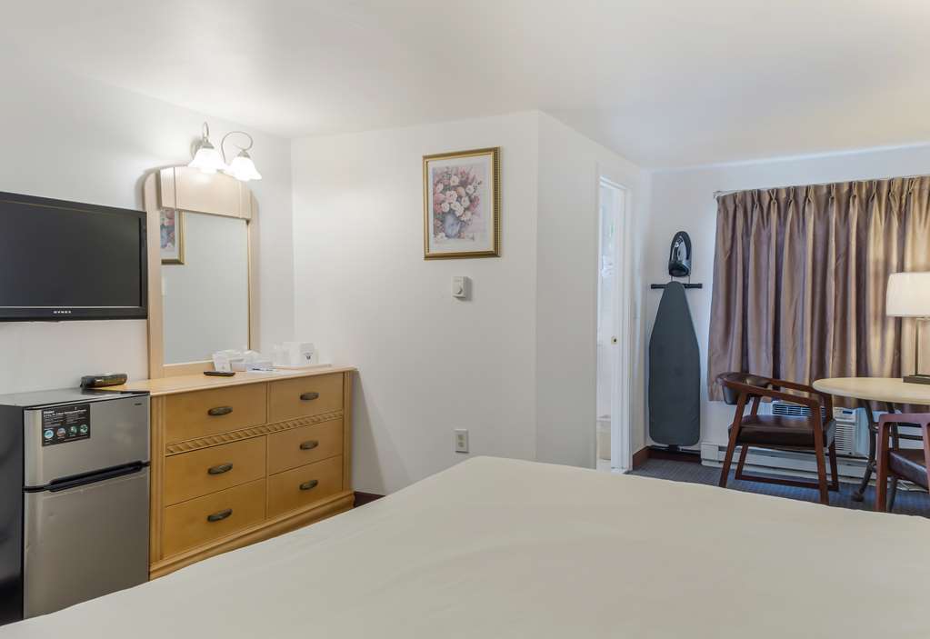 Americas Best Value Inn & Suites Hyannis Cape Cod - photo 14