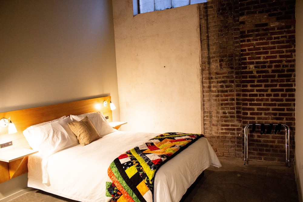 Travelers Hotel - photo 18