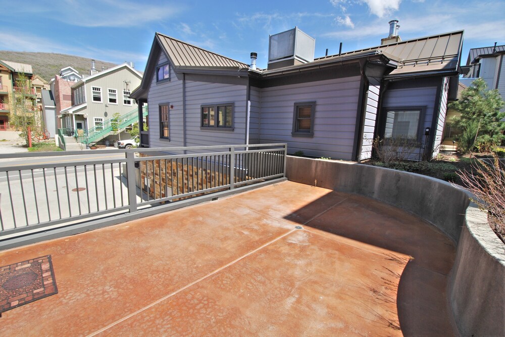 Abode at Parkwood Place - photo 15