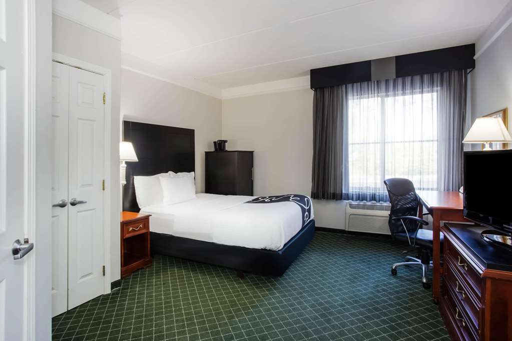 La Quinta Inn & Suites by Wyndham Melbourne Viera - photo 31