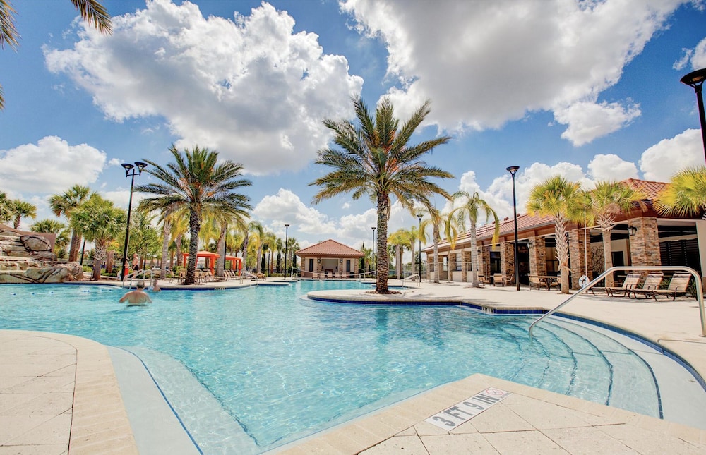 Beautiful 9 bedroom pool home located in the Solterra Resort home - photo 54