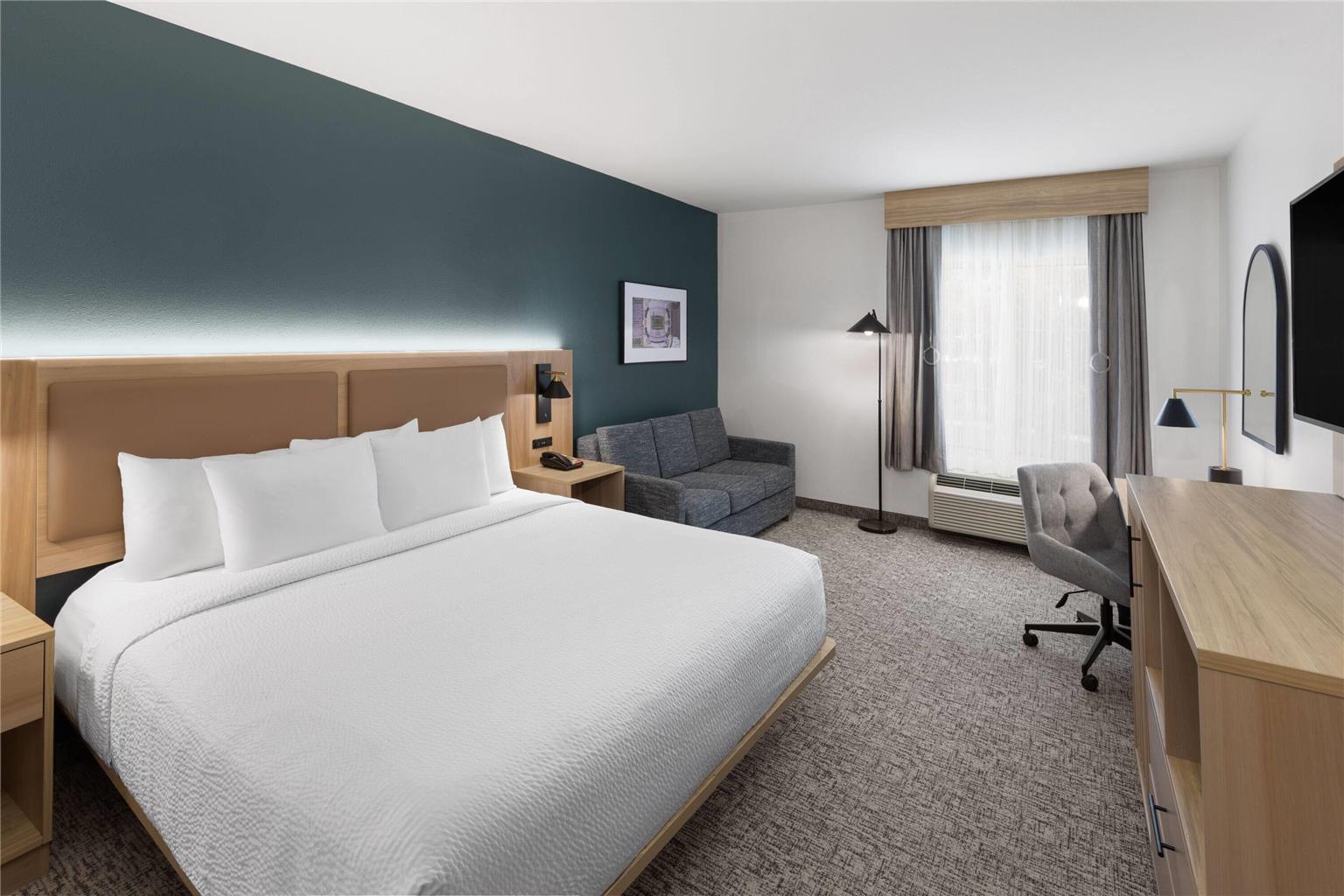 La Quinta Inn & Suites by Wyndham Lexington South Hamburg - photo 42