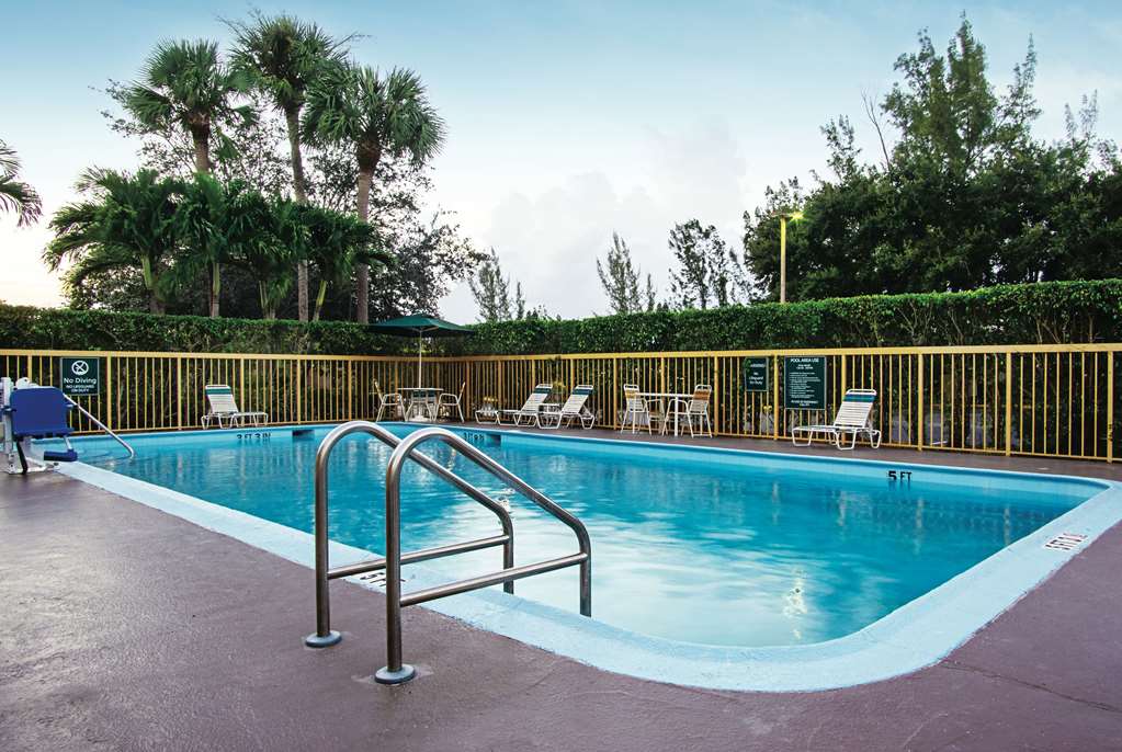 La Quinta Inn by Wyndham West Palm Beach Florida Turnpike - photo 52