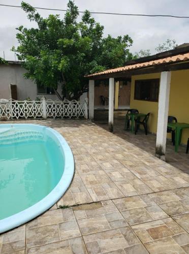 Calor do sol e brilho da lua in Sao Pedro Da Aldeia, Brasil