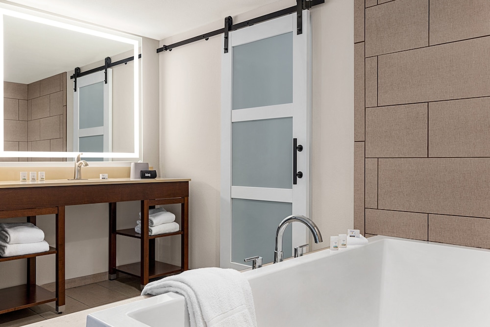 Holiday Inn Express & Suites Evansville Downtown By IHG - photo 25