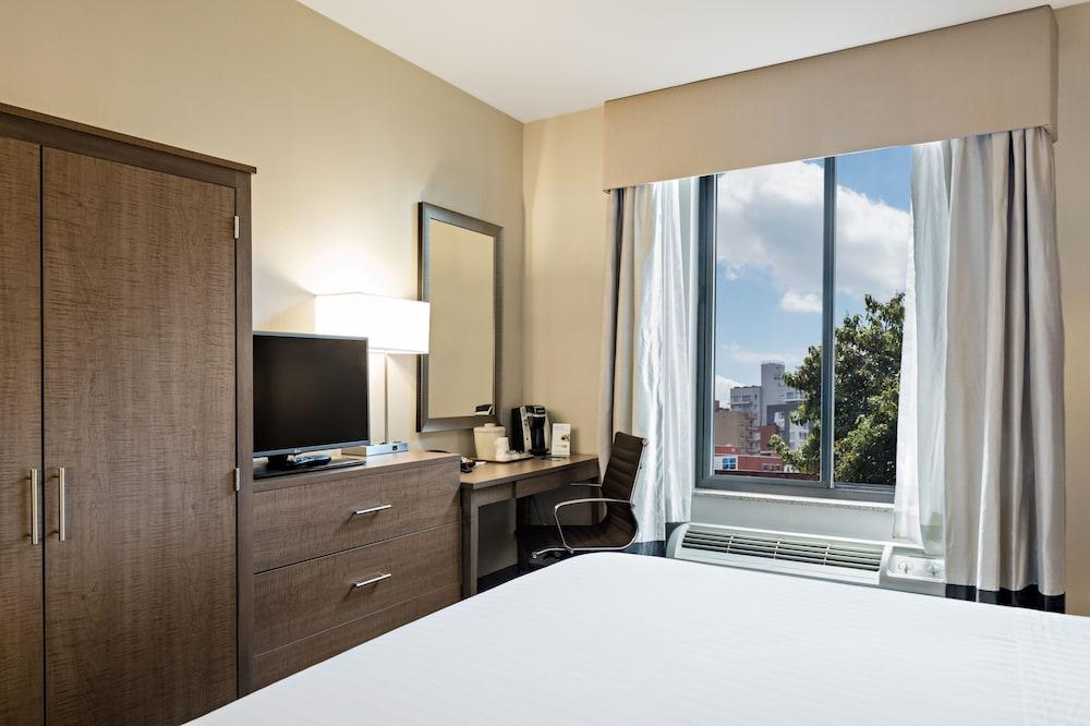 Holiday Inn Express New York Brooklyn - photo 11