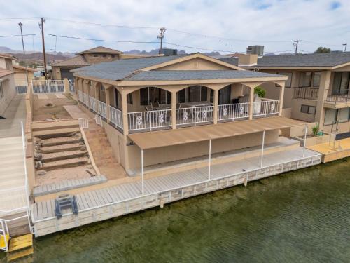 River Love private dock Moovalya Keys in Parker, United States