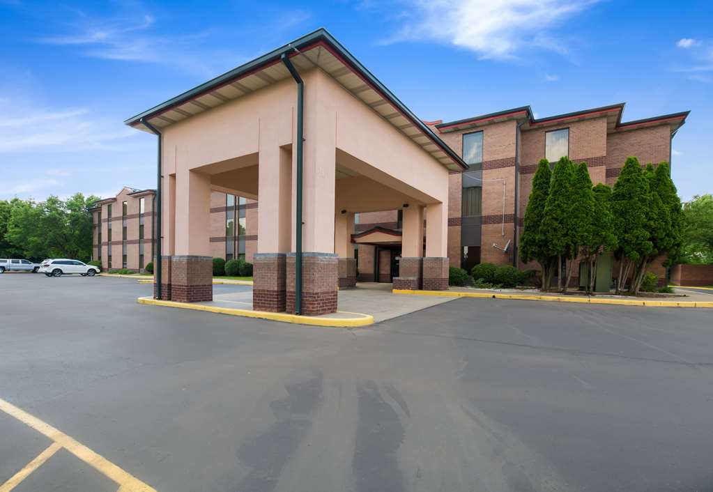 Quality Inn & Suites Sellersburg Louisville Area pet-friendly hotel Sellersburg