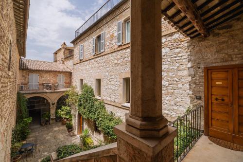 Suite Comunicanti tra Antico e Moderno — 4-Star Luxury Hotel in Assisi, Italy