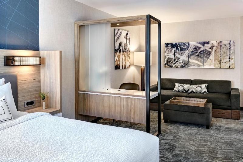 SpringHill Suites by Marriott New York JFK Airport Jamaica - photo 35