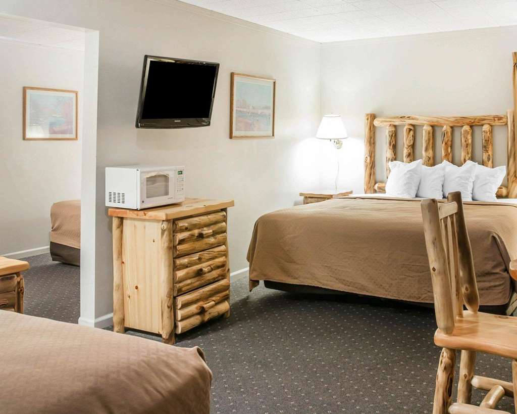 Quality Inn & Suites Mackinaw City Beachfront - photo 21