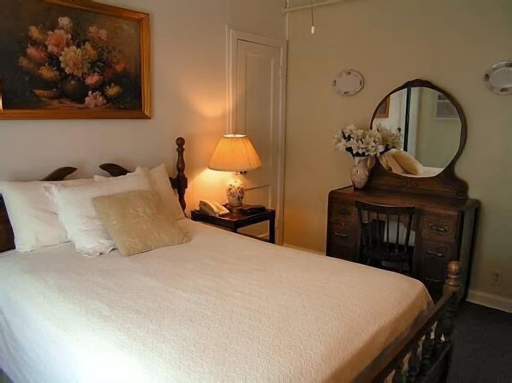 The Inn on Third - photo 12