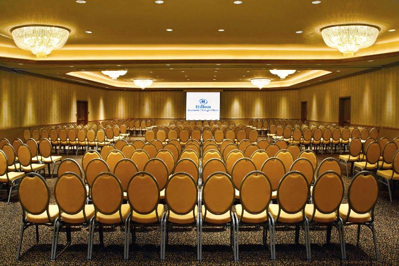 Hilton Rosemont Chicago O'Hare - photo 21