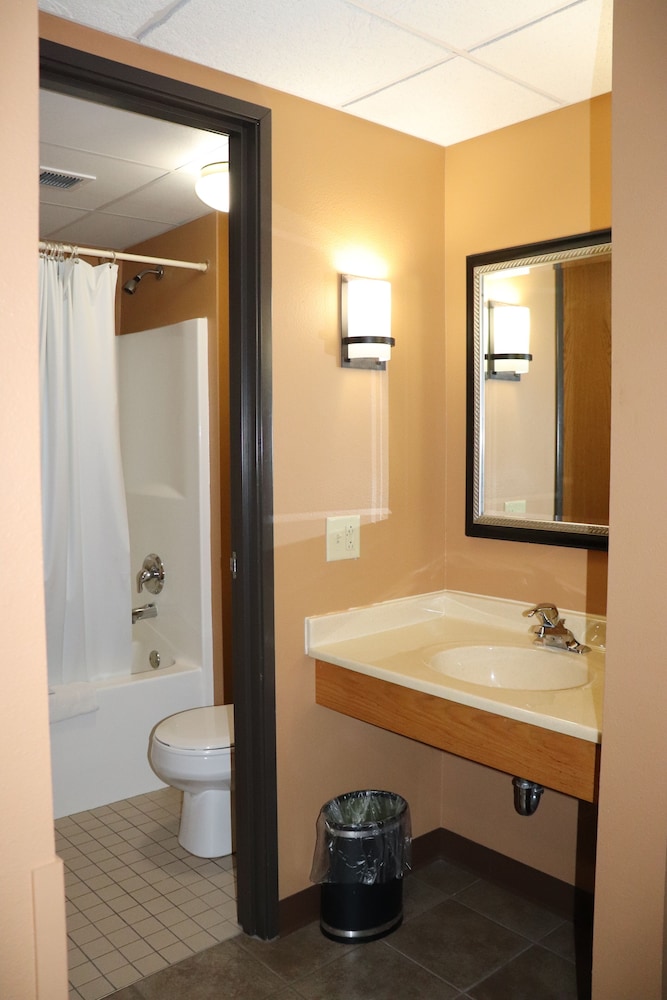 Prairie Inn and Suites Holmen La Cross - photo 21