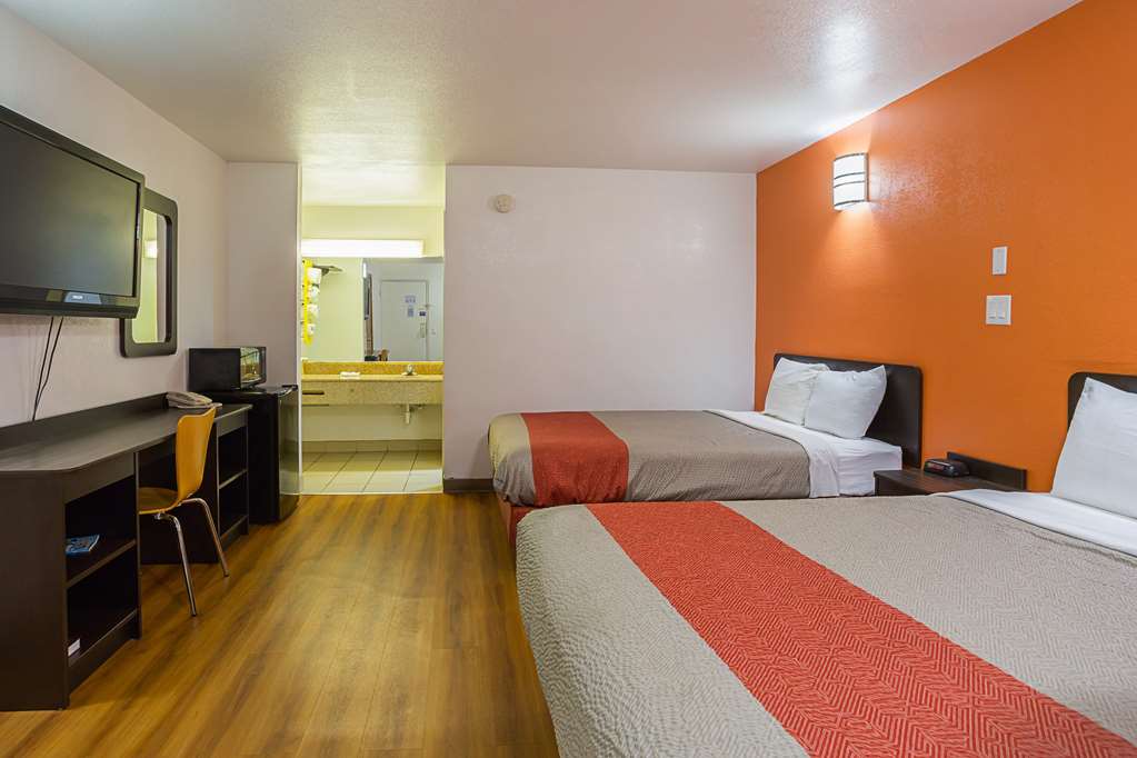 Motel 6 Brinkley AR - photo 2