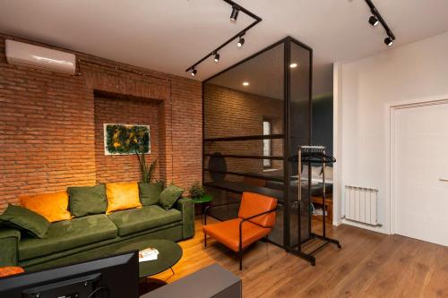 Heart of Tbilisi: 3 Apts w Balcony By Wehost