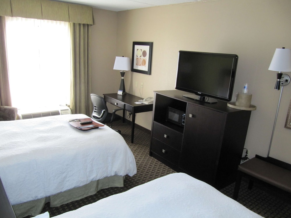 Hampton Inn Lindale Tyler - photo 10