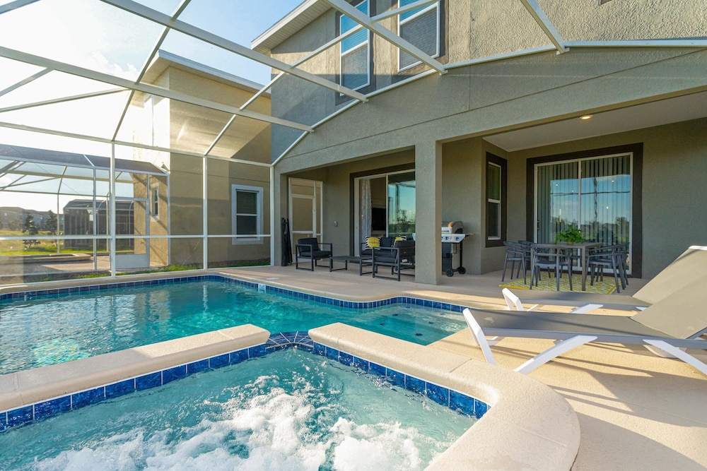 Gorgeous 6 Bd Close to Disney w Pool @ Champions Gate Resort 712 — 4-Star Luxury Hotel in Kissimmee, United States