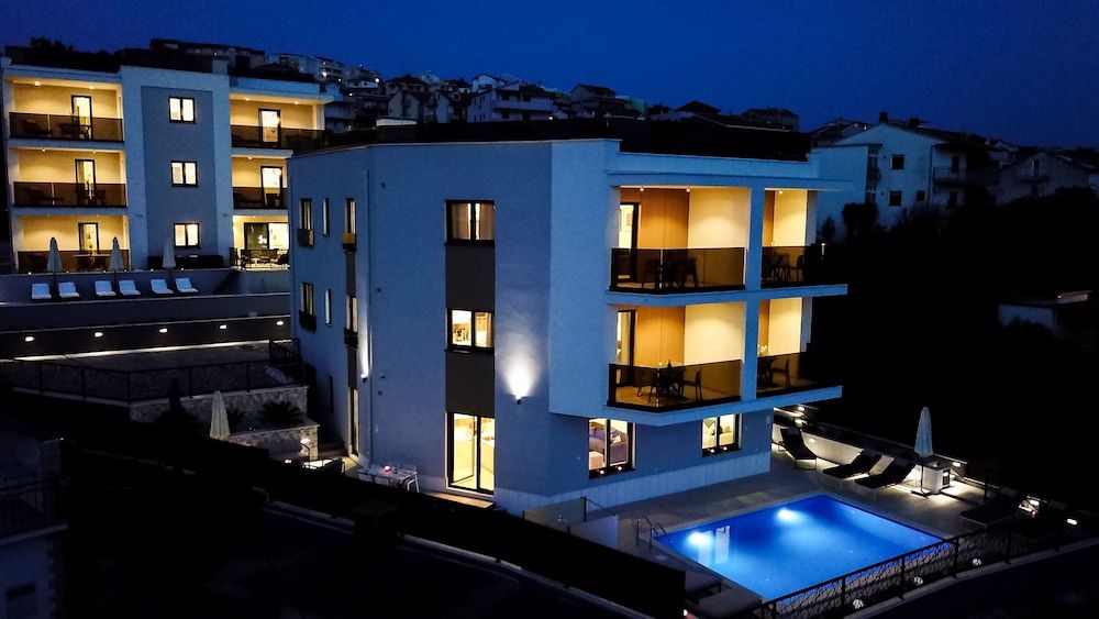 Villa 21 — 5-Star Luxury Hotel in Okrug Gornji, Croatia