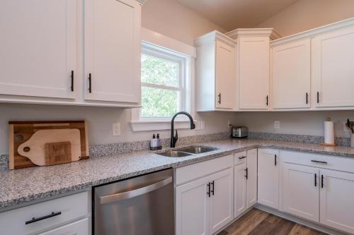 Suga Shack by Oak Island Accommodations - photo 34