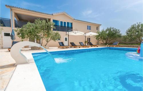 7 Bedroom Awesome Home In Polaca — 4-Star Luxury Hotel in Polaca, Croatia