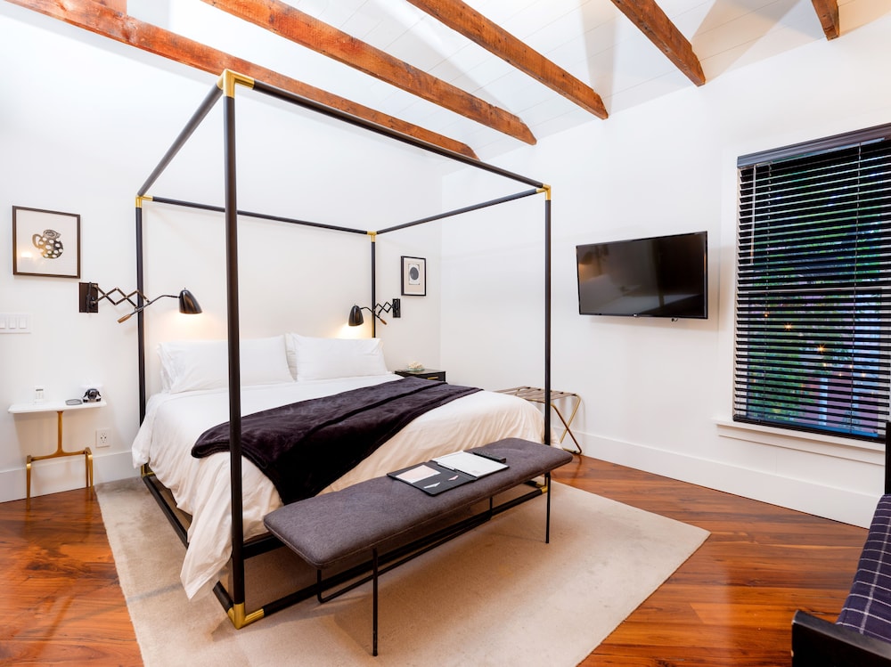 American Beech Hotel - photo 10