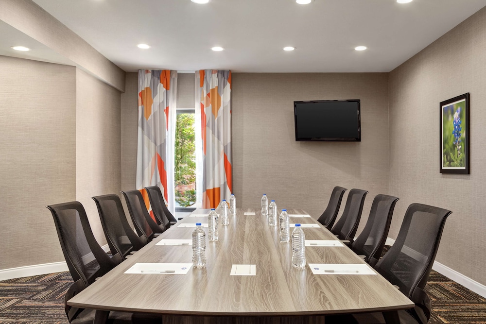 Hampton Inn Paris - photo 30
