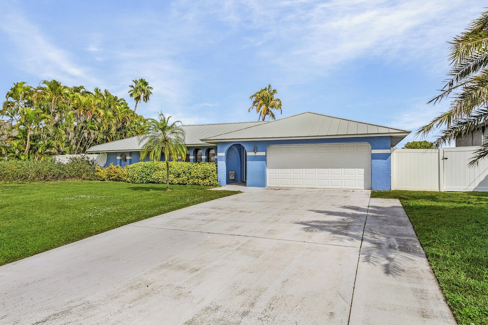 Canal front Oasis w Dock & Kayaks in Cape Coral — Cape Coral — photo 2