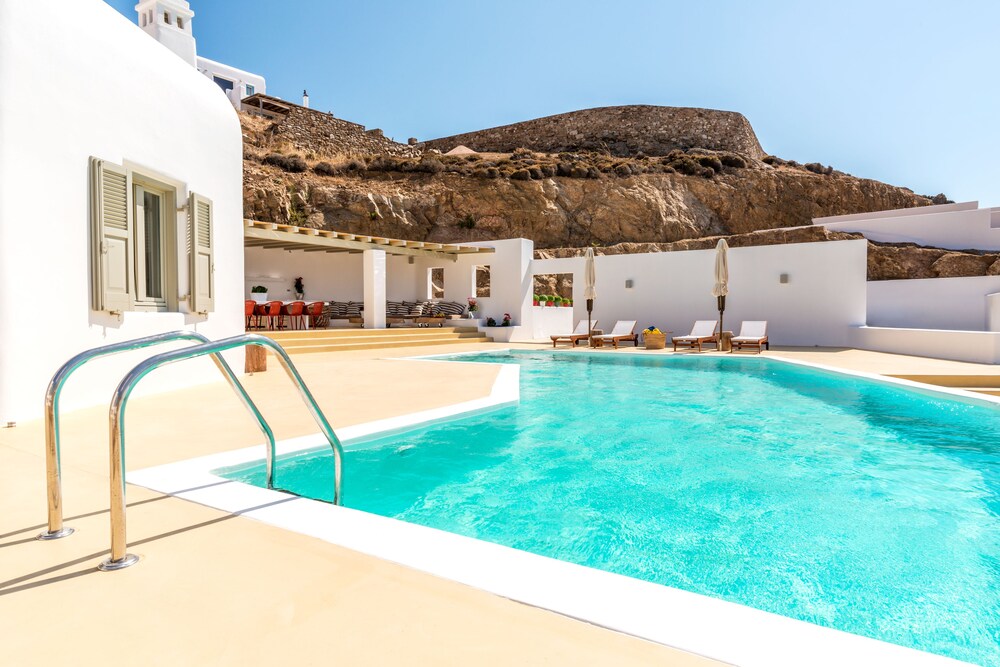 Villa Ftelia Boheme — 5-Star Luxury Hotel in Ftelia, Greece