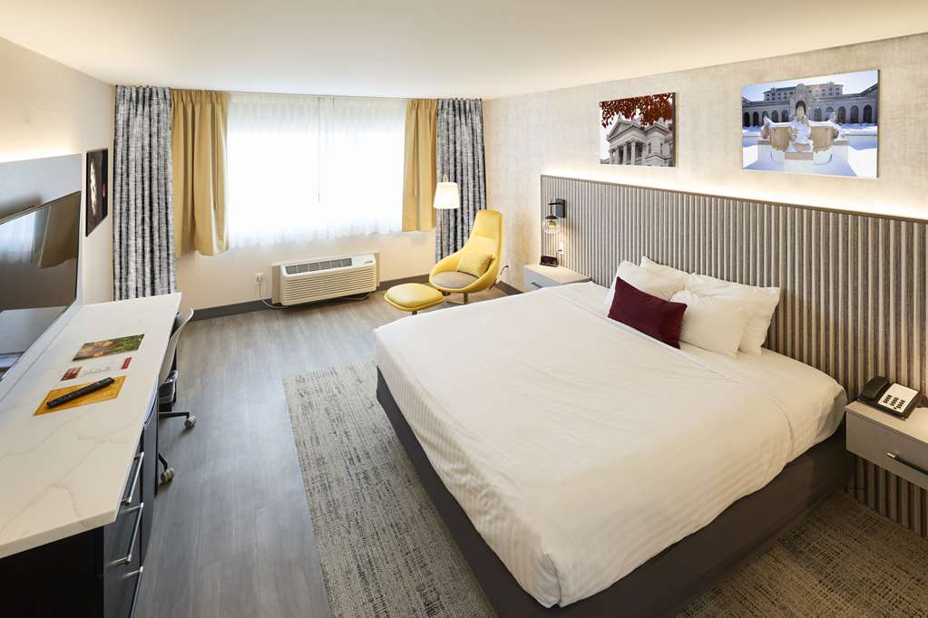 Gateway Hotel and Conference Center - photo 4